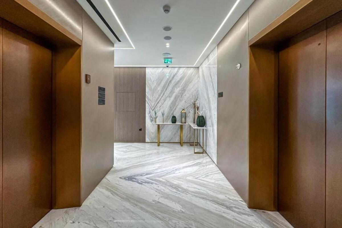 Stunning 1 Bdr Luxury At Jvc Apartemen Dubai