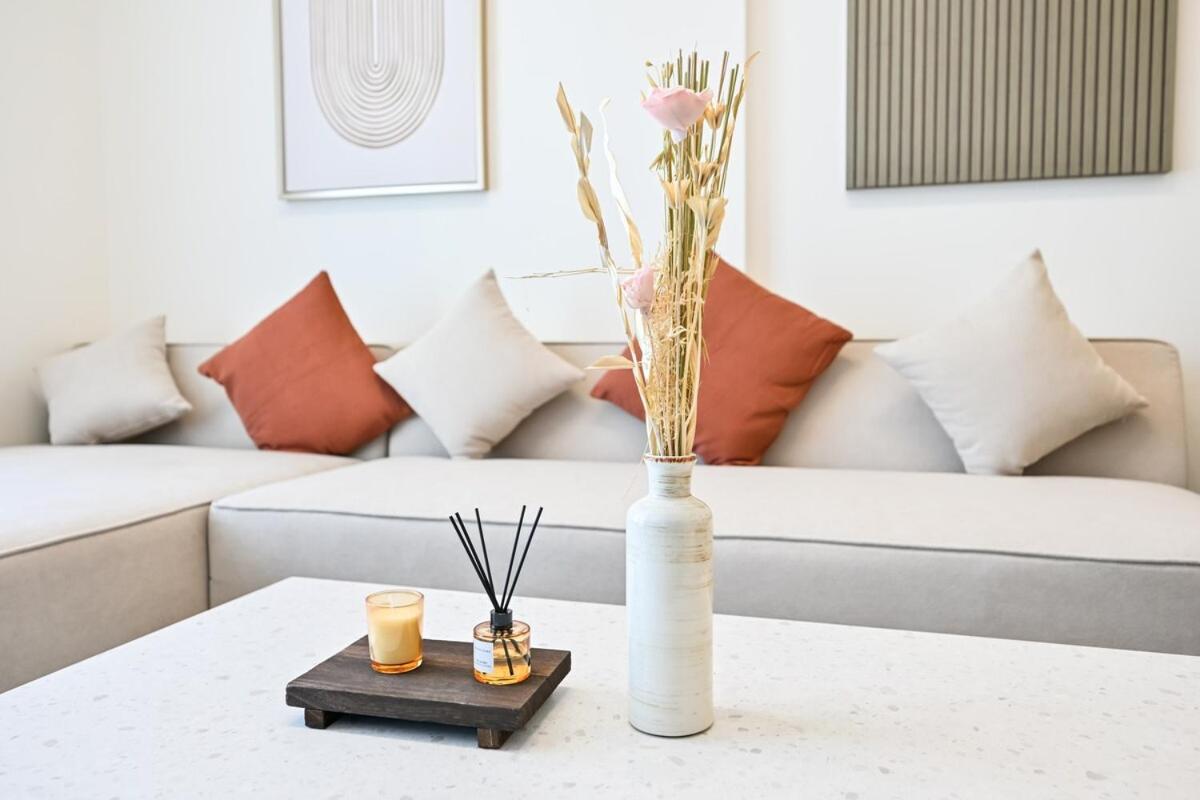 Apartemen Stunning 1 Bdr Luxury At Jvc Dubai