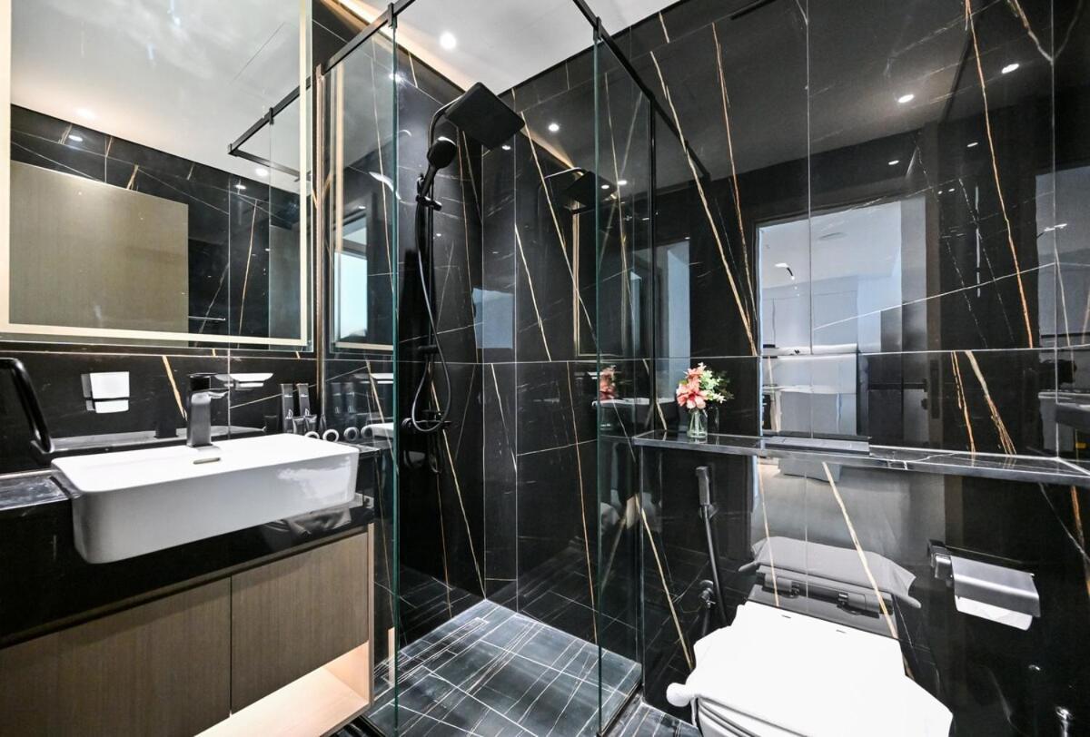 Stunning 1 Bdr Luxury At Jvc Apartemen Dubai