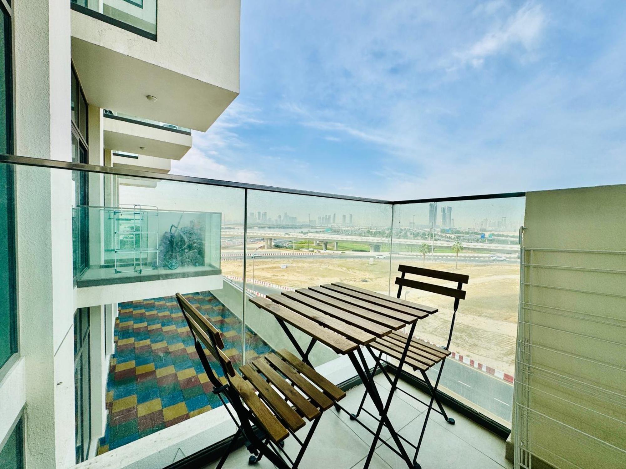 Venduras - Skyline View Farhad Azizi Al Jaddaf Lägenhet Dubai