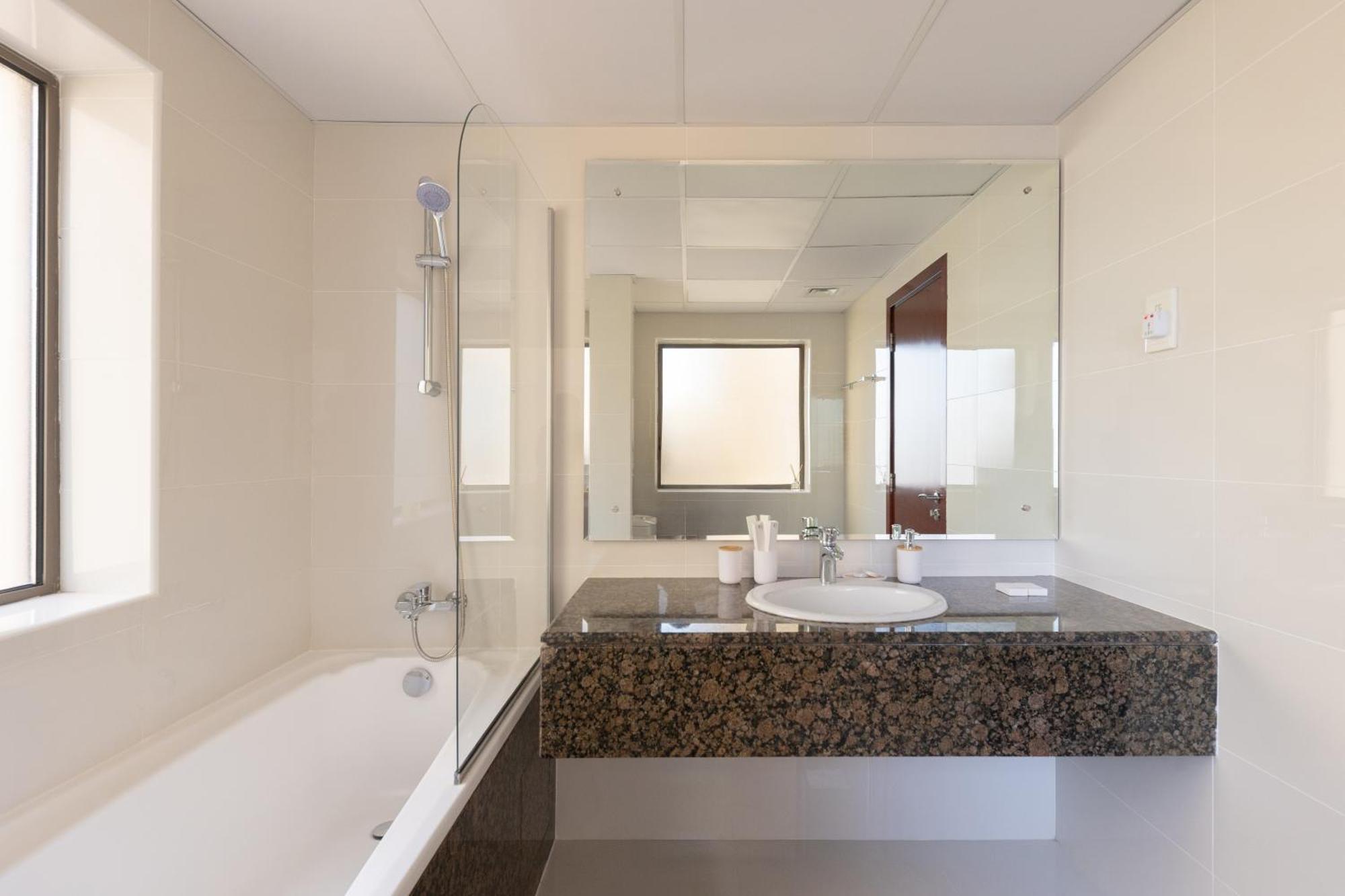 Luxe 2br Retreat With Ain View For 6 Guests