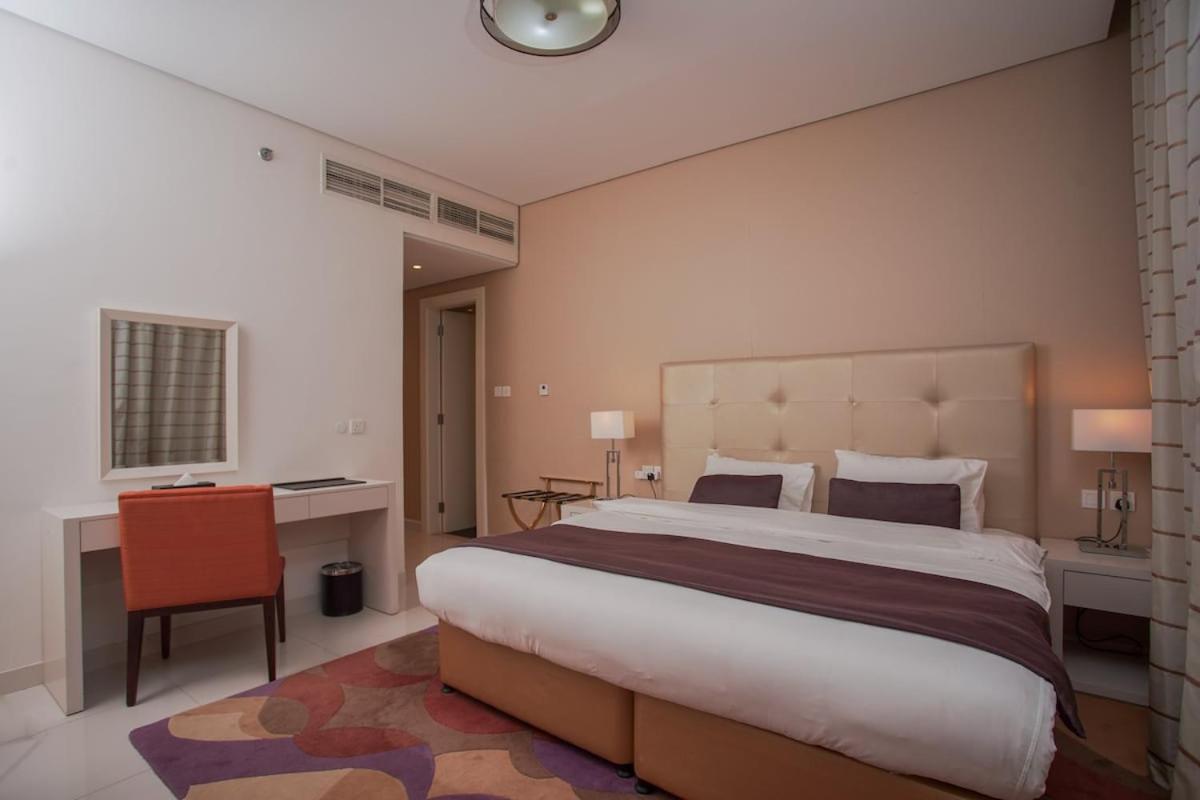 Amazing Three Bedroom Burj Khalifa View- Downtown * Dubai