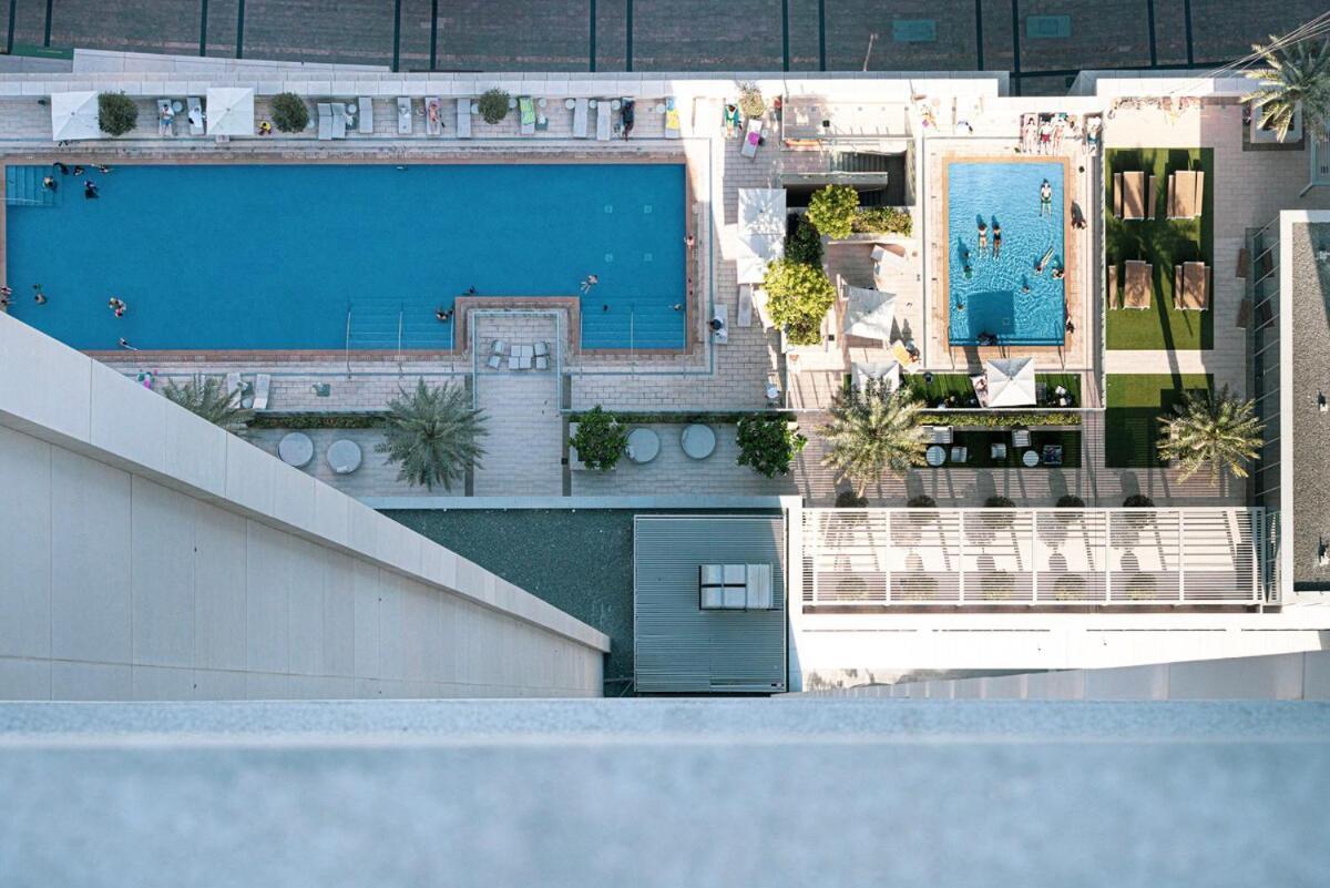 Apartment Downtown 4br High-floor Luxury That Sleeps 9 *