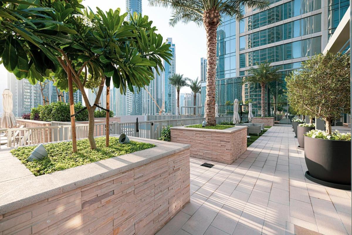 Downtown 4br High-floor Luxury That Sleeps 9 * Dubai