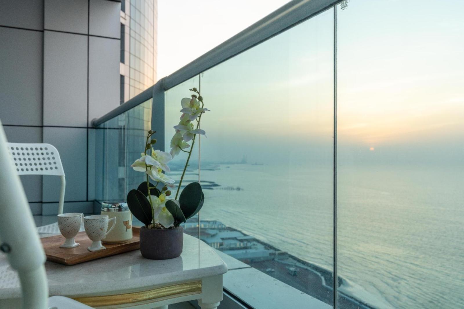 Appartamento Ocean View Luxury 3br Duplex At Ajman Corniche *