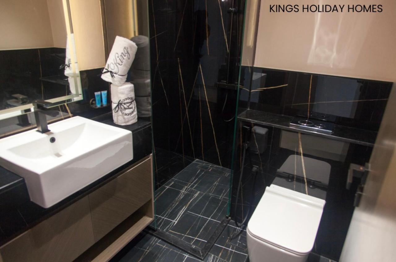Wisma tamu Binghatti Canal With Private Jacuzzi Burj Khalifa View Kings *