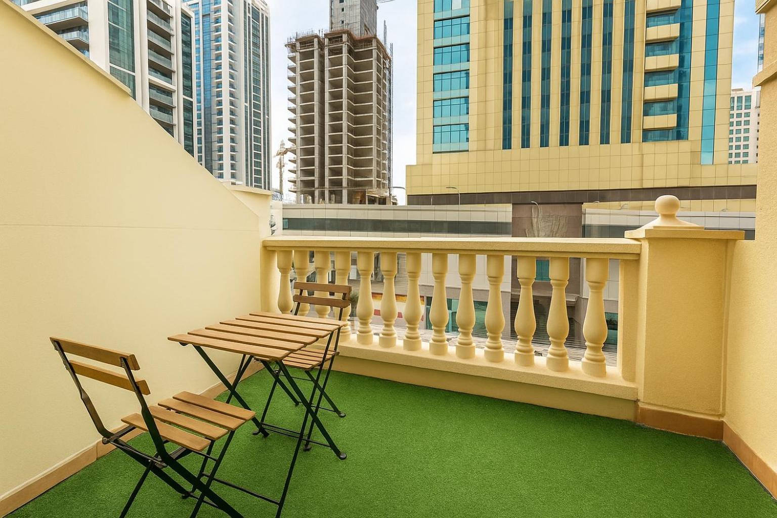Classy For Ladies In Dubai, Marina فتيات فقط