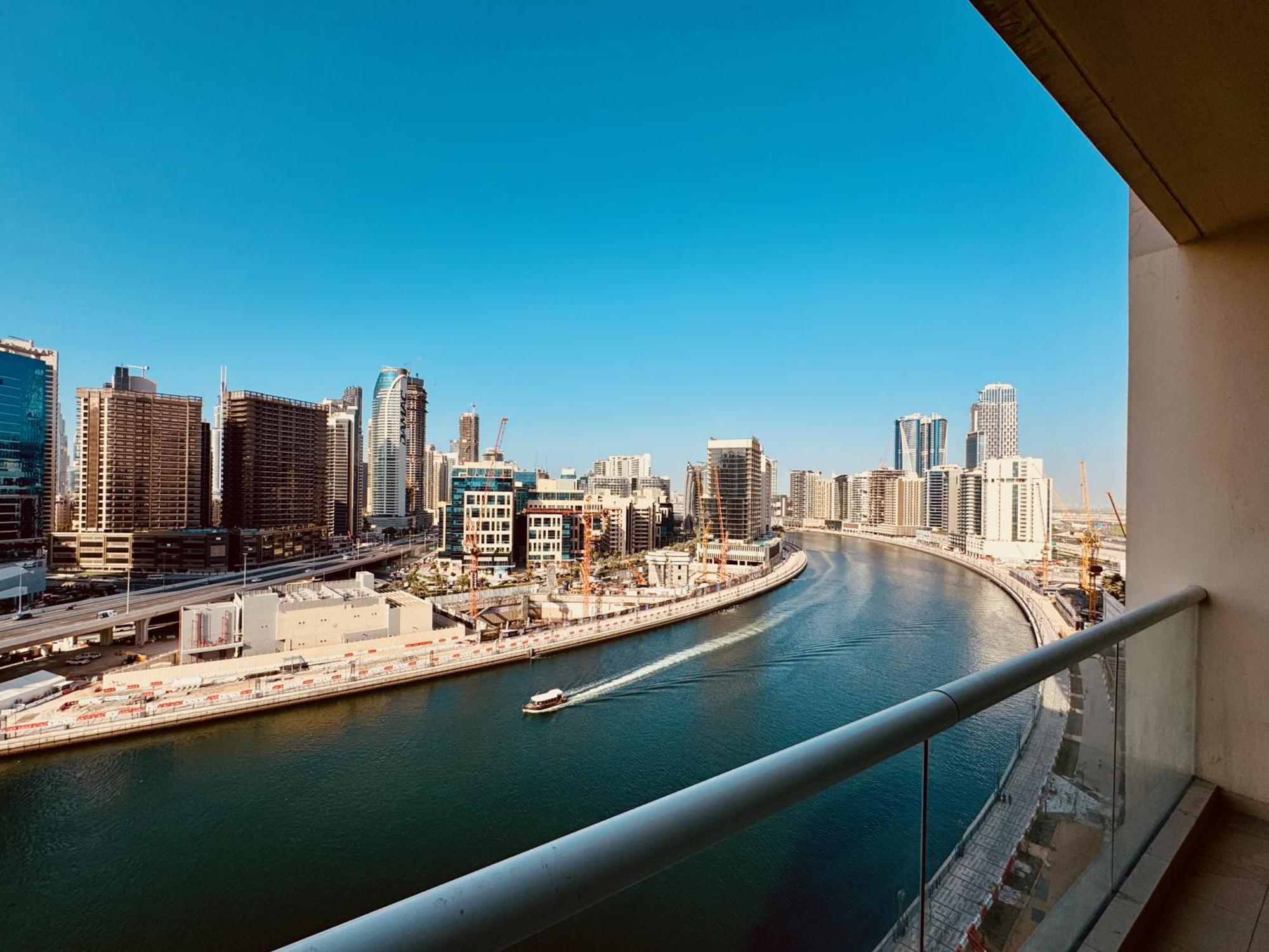 Canal View Comfort Business Bay