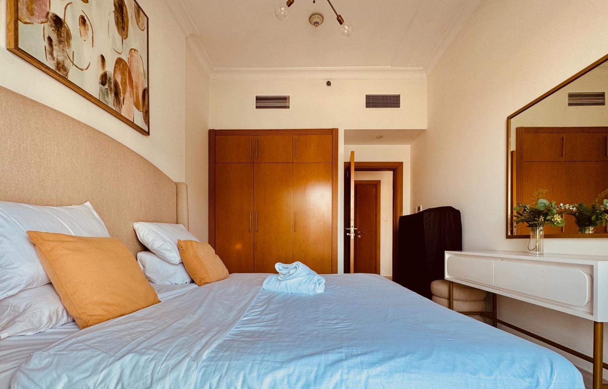 Canal View Comfort Business Bay Apartment Dubai