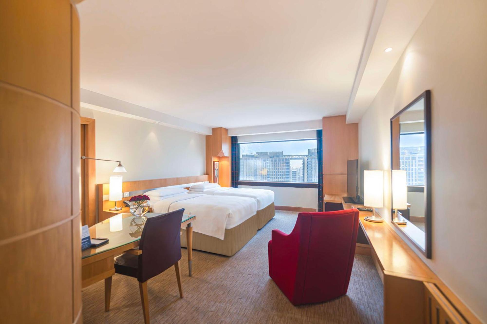 Hotel Hyatt Regency - Corniche 5*