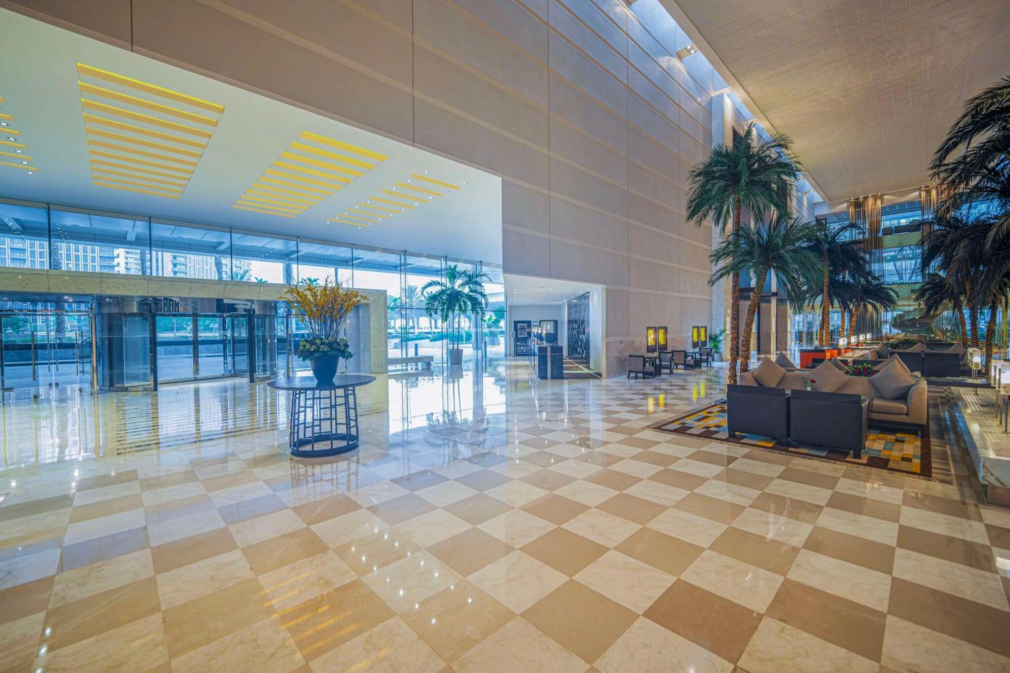 Hyatt Regency - Corniche Hotel