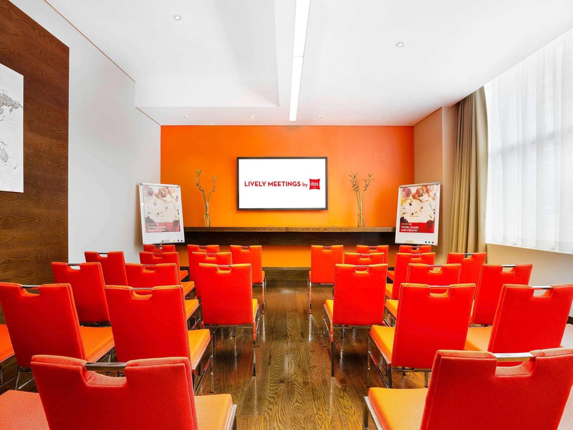 Ibis Al Rigga Hotell