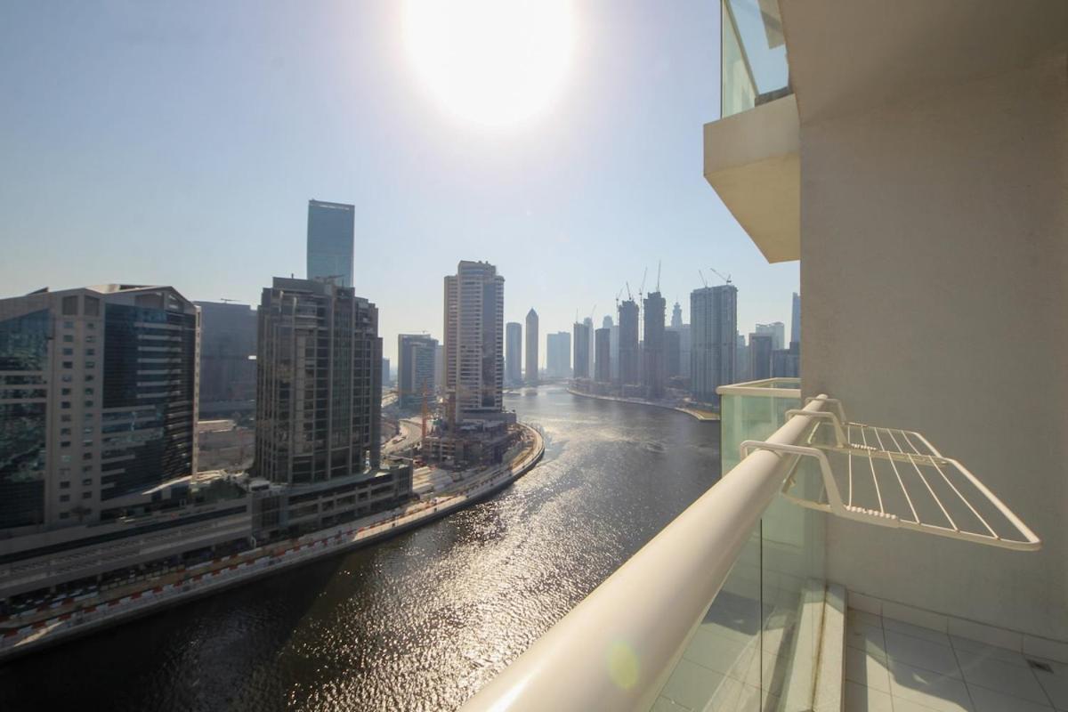 Appartement Exclusive 2br Damac Prive With Balcony & Canal View Dubaï