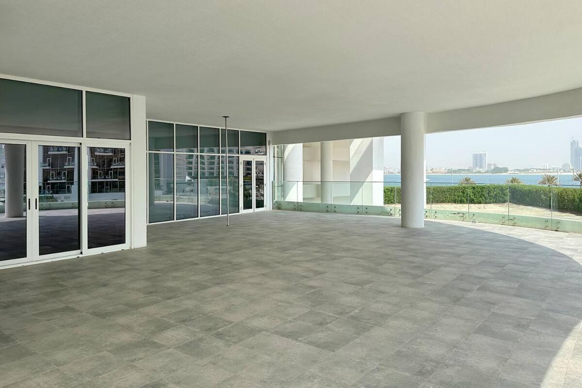 Cozy With Access In Palm Jumeirah Dubaï
