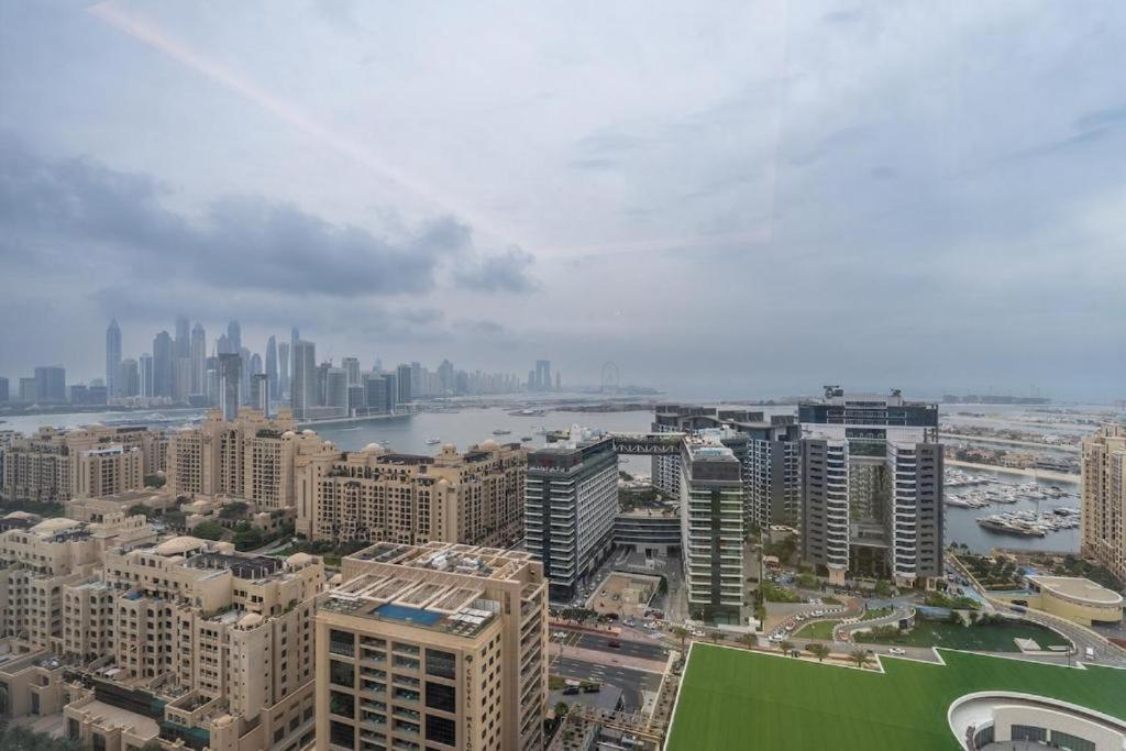Lägenhet Palm Tower Where Luxury & View Meet In One Place Dubai