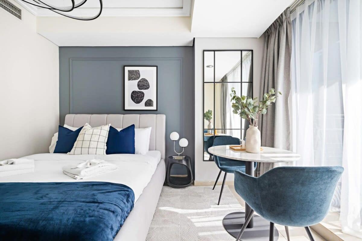 Silkhaus Spacious Near Almas West Apartment