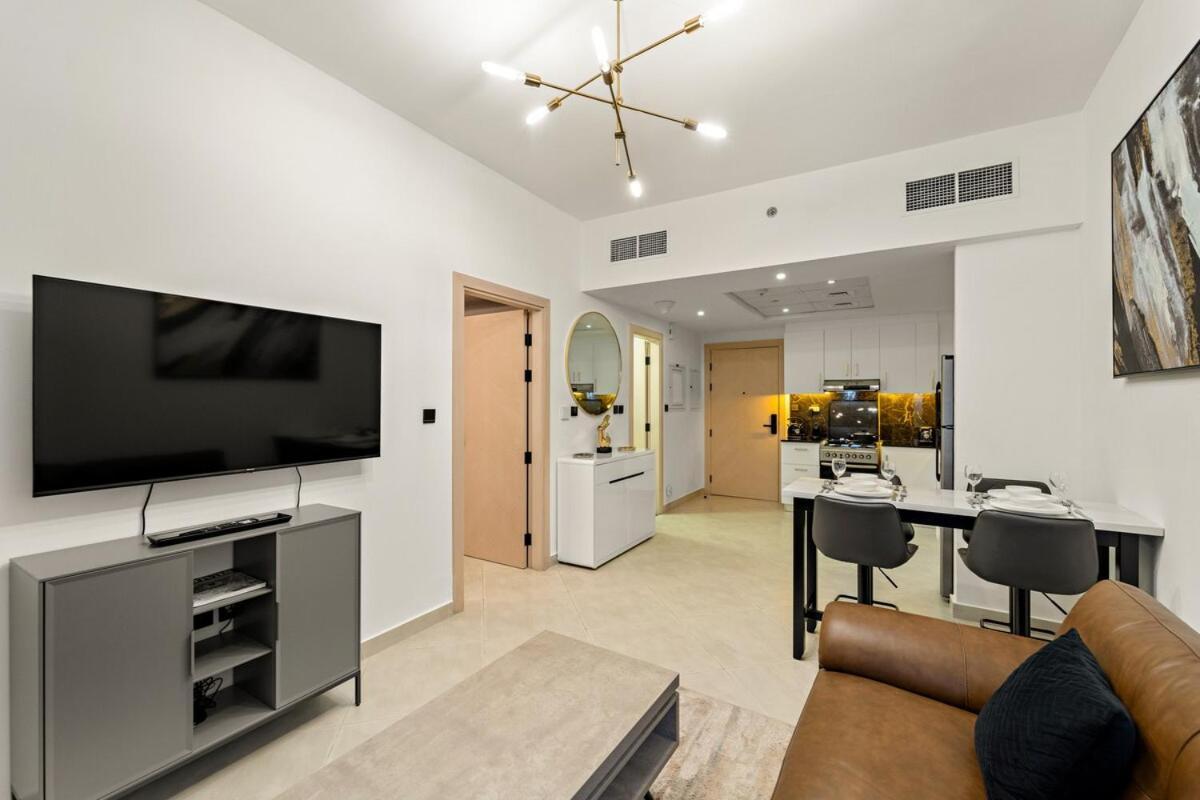 Apartment 1br With Pool, Gym, Wifi, And Full Kitchen Access *
