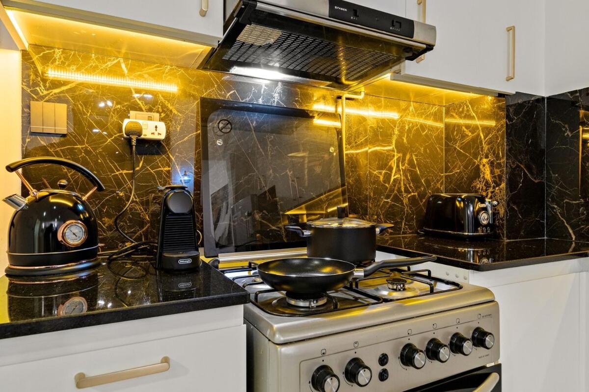 1br With Pool, Gym, Wifi, And Full Kitchen Access