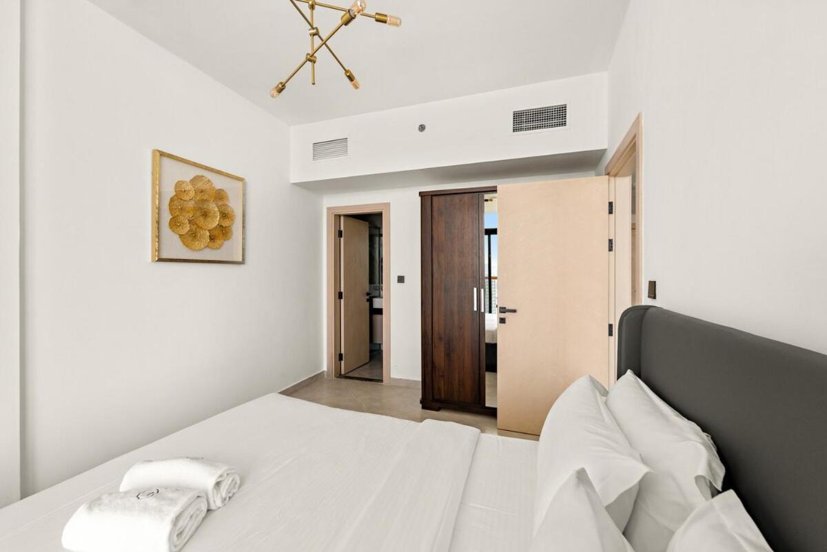 Apartment 1br With Pool, Gym, Wifi, And Full Kitchen Access Dubai