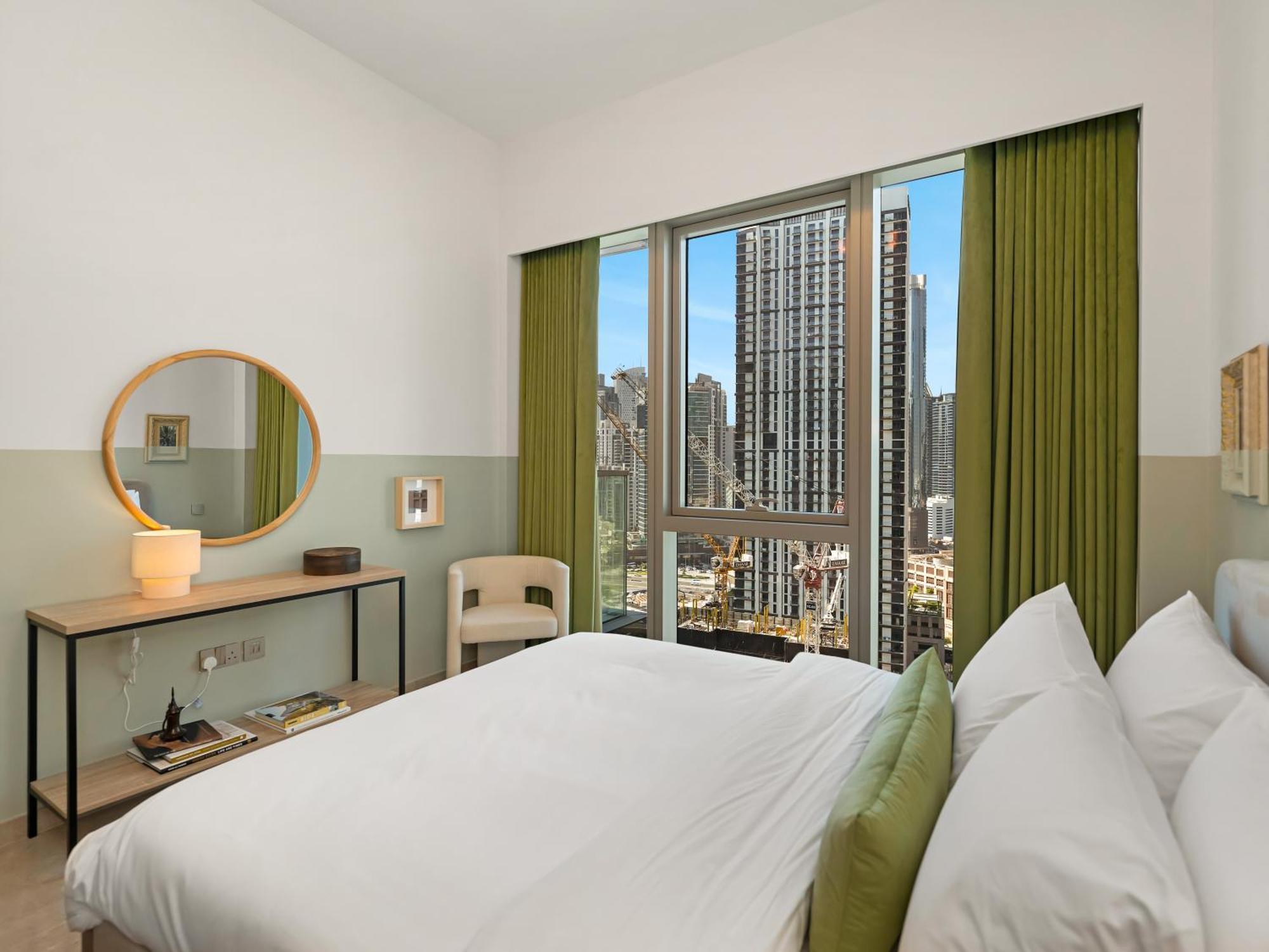 1 Bedroom High End Luxurios Building Next To Mall