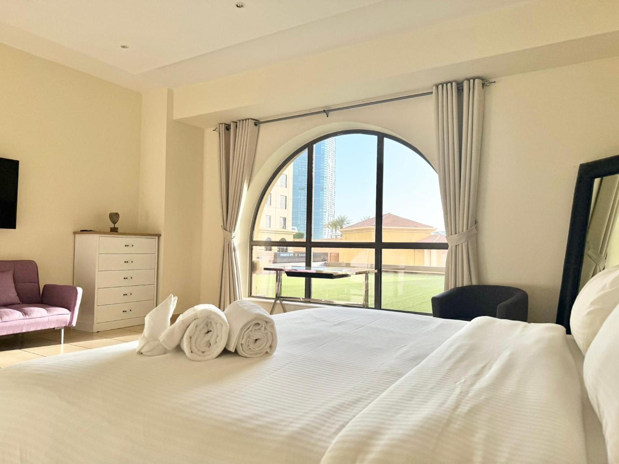 Appartement 5-bed, Beachfront Very Spacious Entire In Jbr *