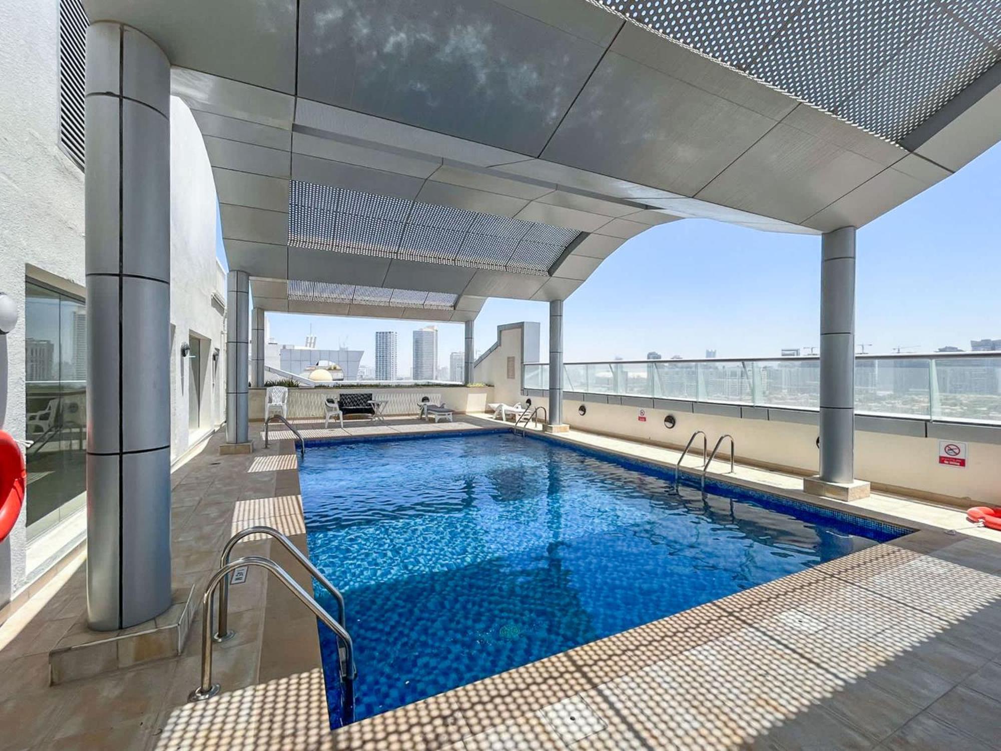 Modern 1-bed With Scenic Golf Course View Apartment