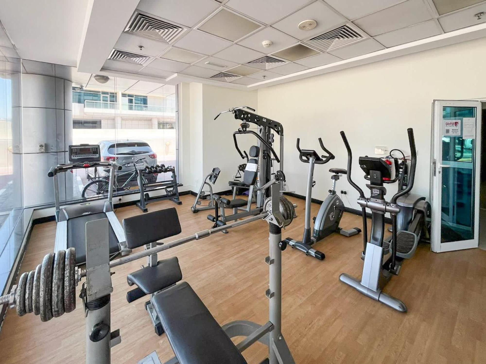 Modern 1-bed With Scenic Golf Course View Apartment *