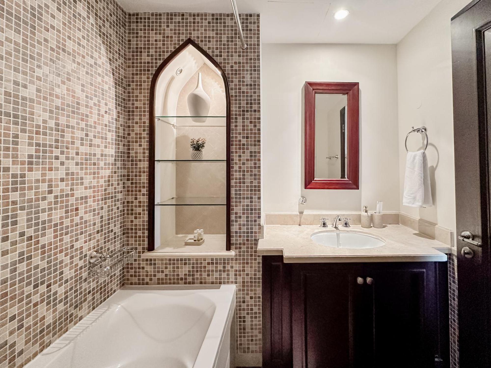 Royal Living Burj Views In Iconic Old Town By Sbh * Dubai