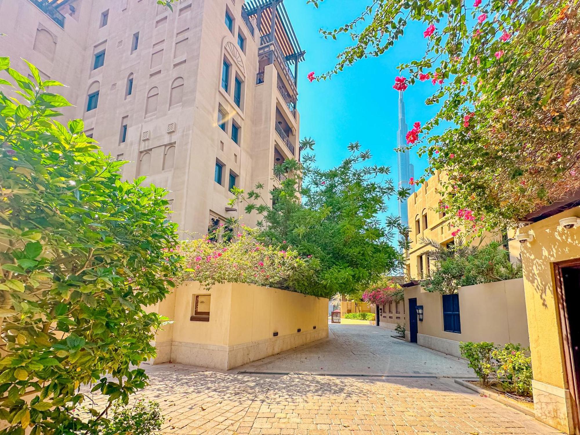 Royal Living Burj Views In Iconic Old Town By Sbh Dubai