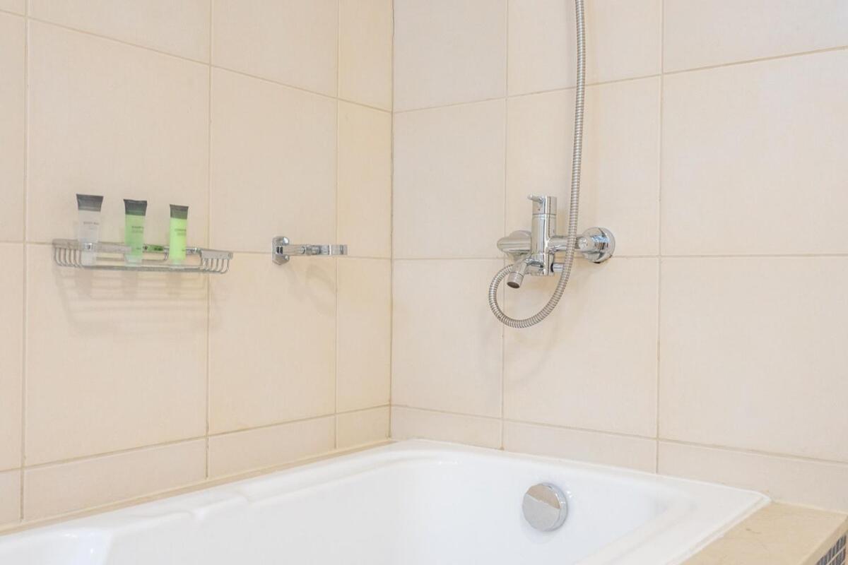 Superb 3br Near In Palm Jumeirah Dubai