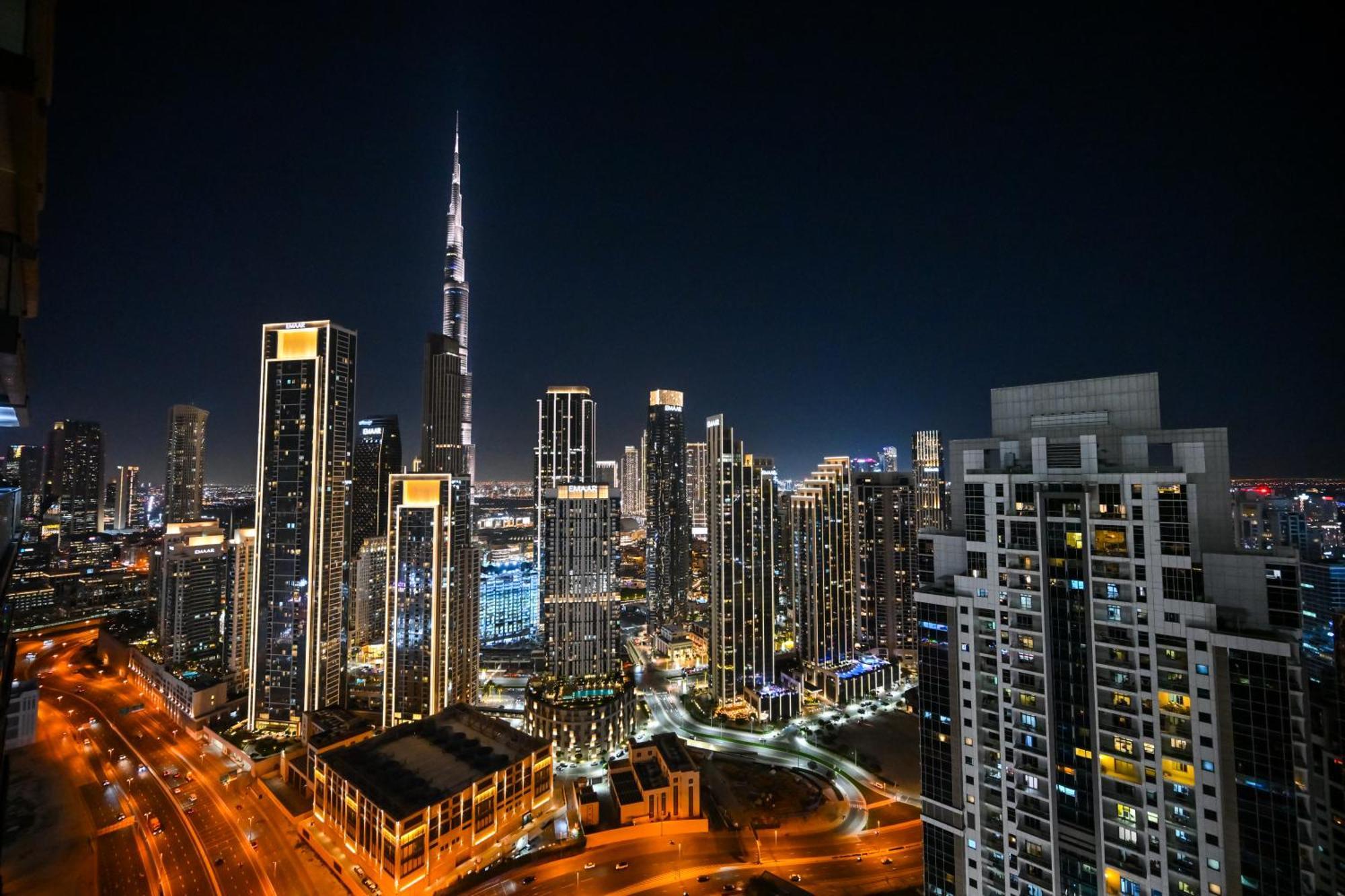 New 2 Bed Burj Khalifa View, 64th Floor Infinity Pool *