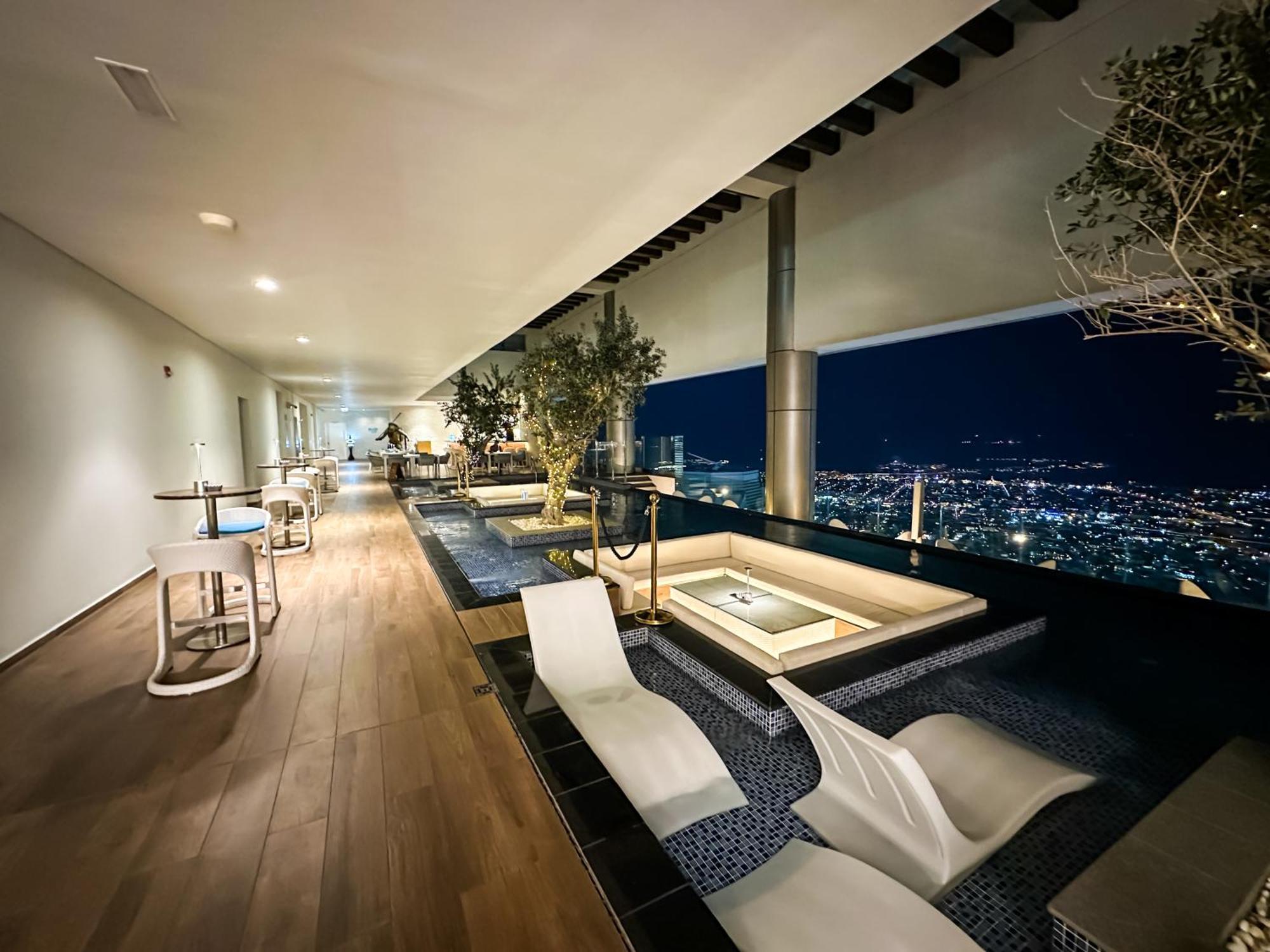 New 2 Bed Burj Khalifa View, 64th Floor Infinity Pool