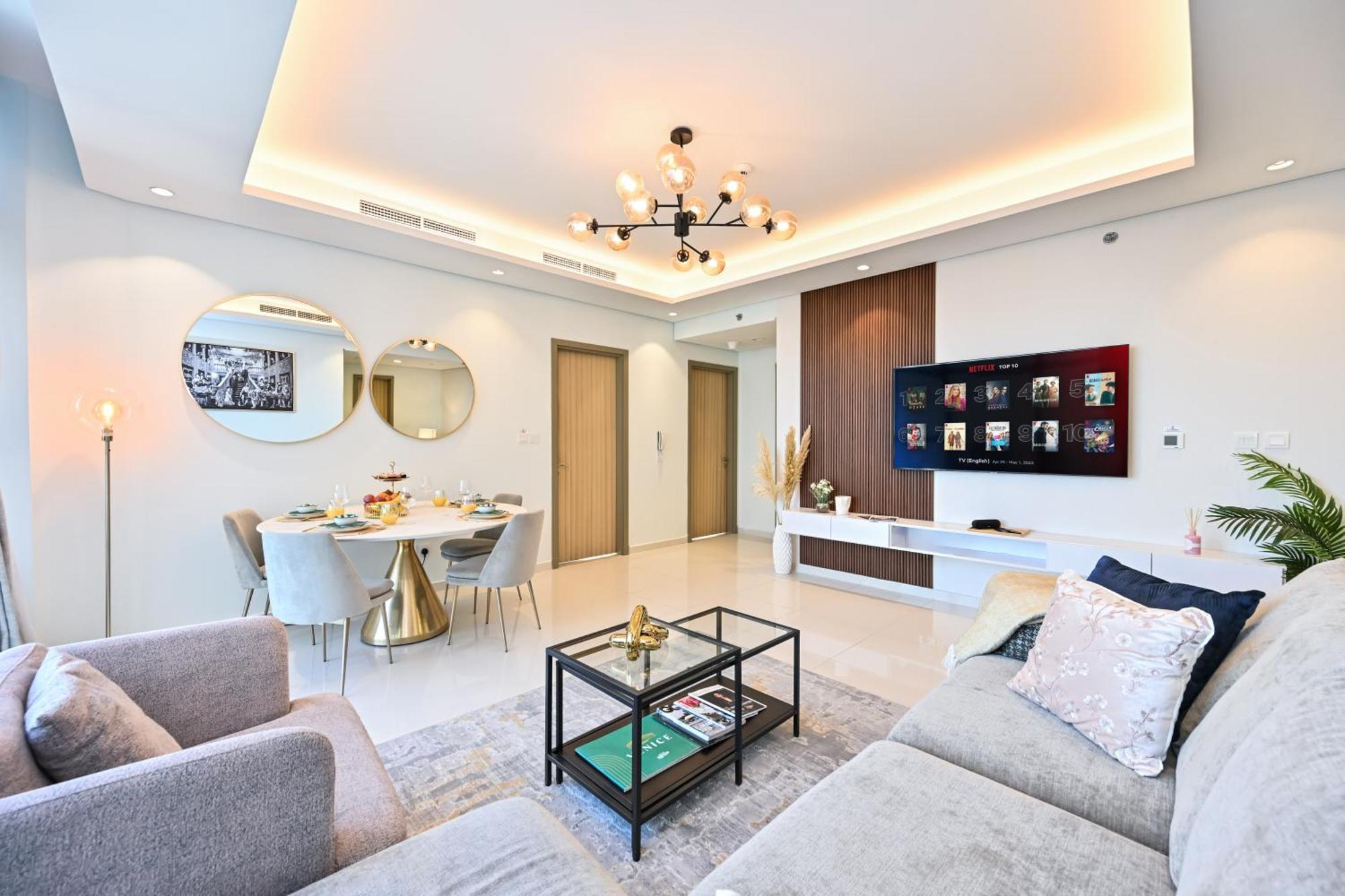 New 2 Bed Burj Khalifa View, 64th Floor Infinity Pool Apartment *