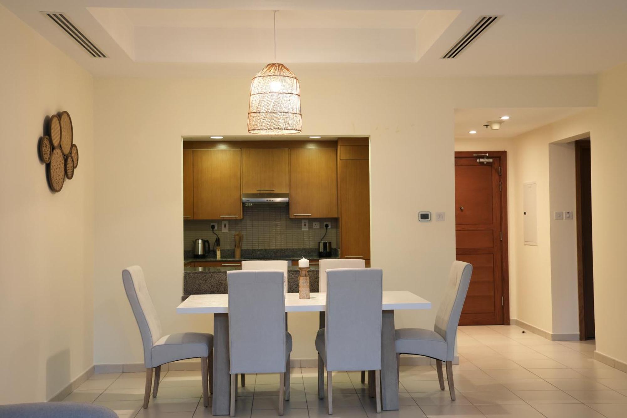 Nivis Find- Luxury & Spacious 1 Bhk 10 Mins Away From Dubai Mall
