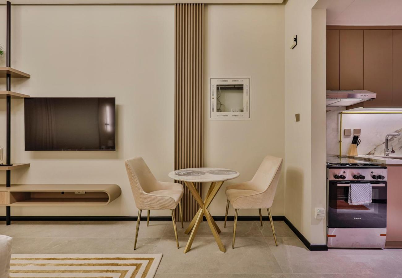 In Burj View Residence, Arjan - Allsopp & Allsopp *