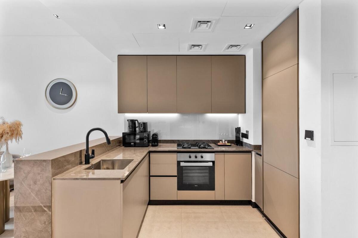 Waves Homes - Serenity, Luxury Living At 15 Northside Tower 2