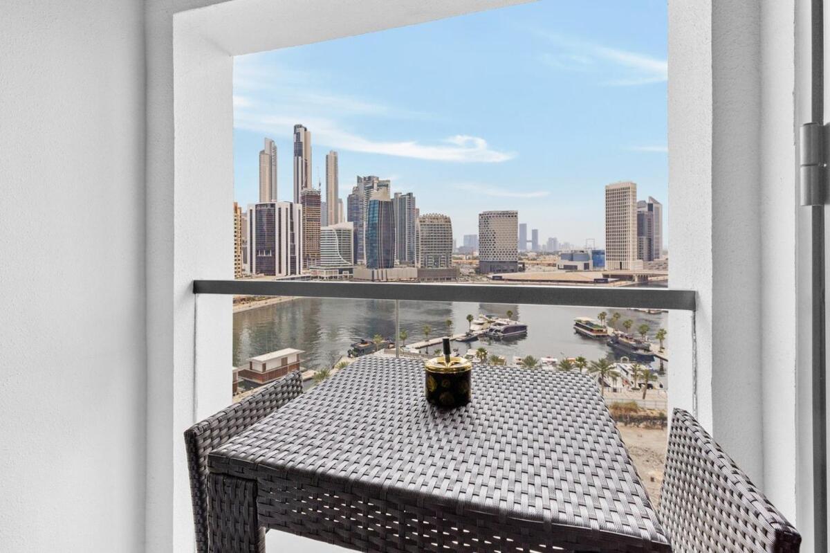 Waves Homes - Serenity, Luxury Living At 15 Northside Tower 2 *