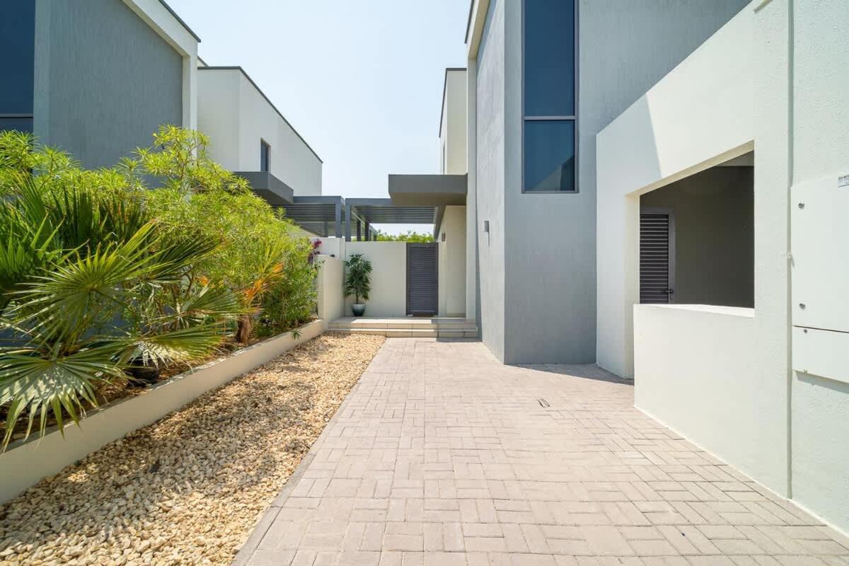 Villa Airstay - Private Pool - 3br With Study - Hills - Monthly Offer Available *