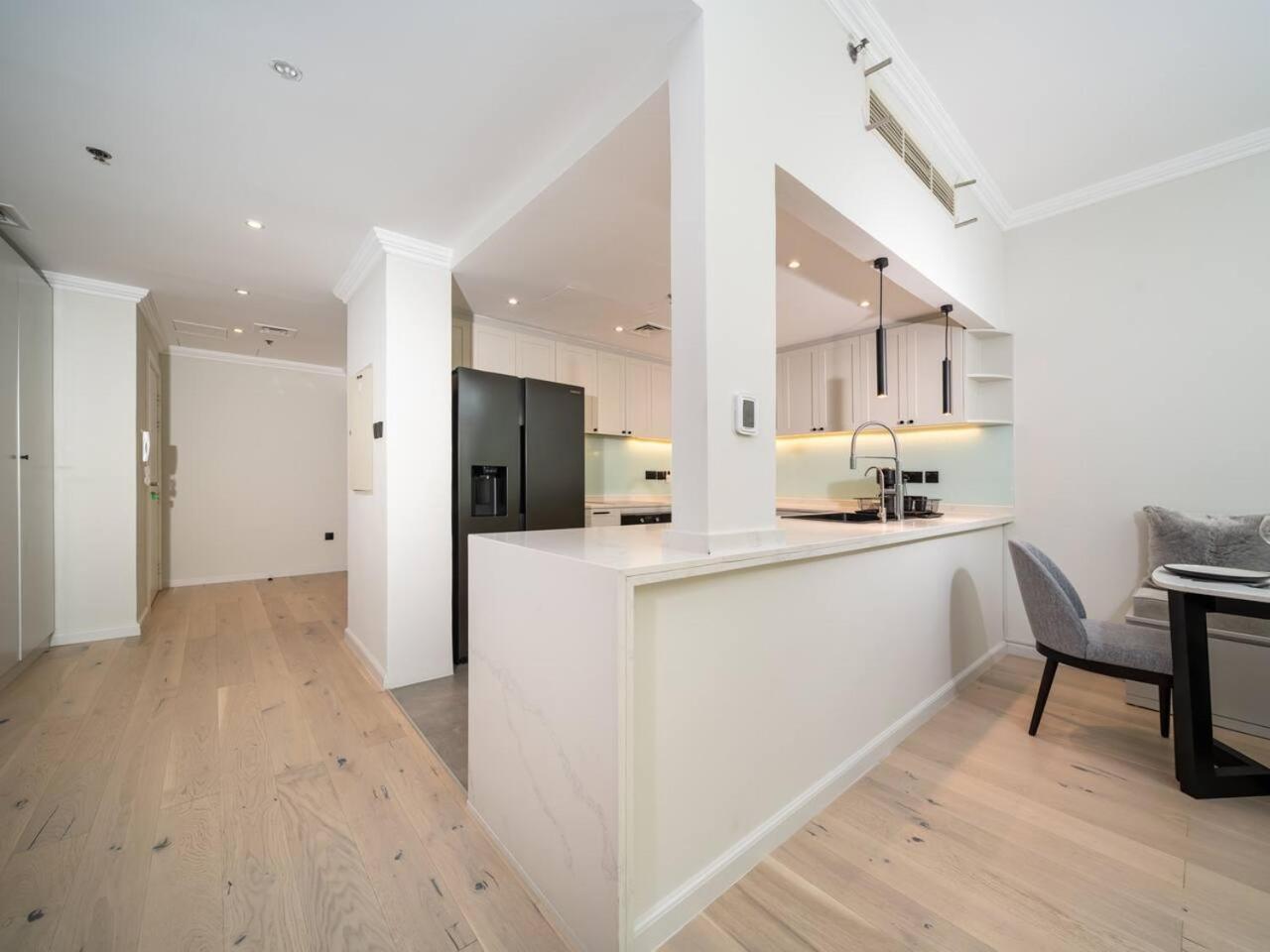 Luxurious 2 Bed Waterfront Living At Marina Quays Apartamento