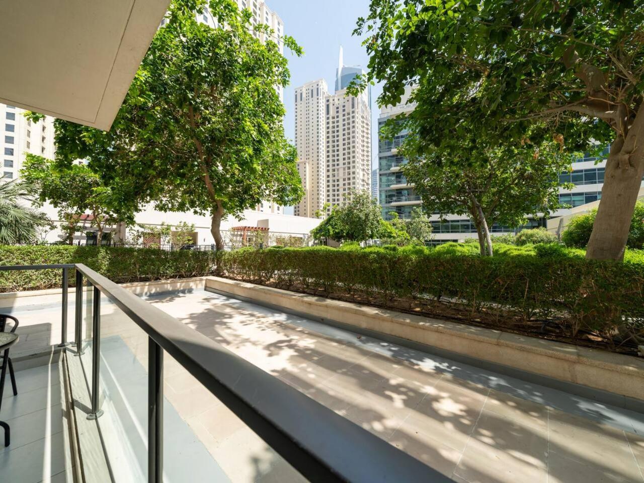 Luxurious 2 Bed Waterfront Living At Marina Quays Apartamento Dubái