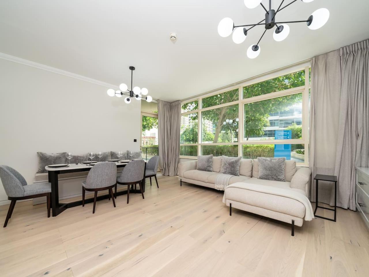 Luxurious 2 Bed Waterfront Living At Marina Quays Dubái