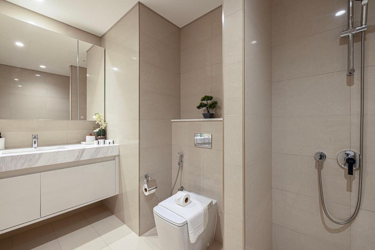 Lux With Full Burj View - 1 Min Mall Apartment Dubai