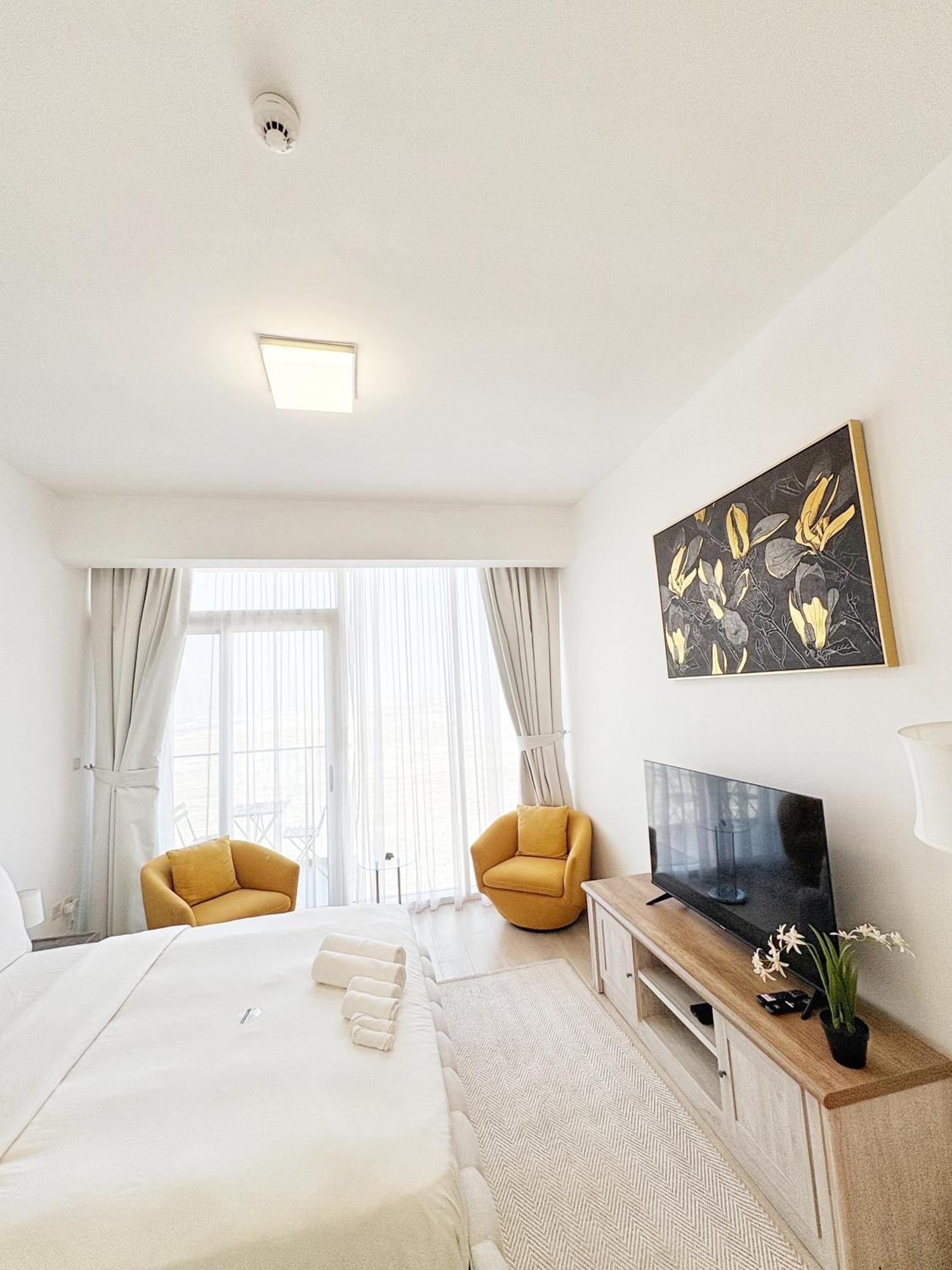 Fully Furnished Cozy Jvc Dubai, Nearby Circle Mall, Jvc Apartamento