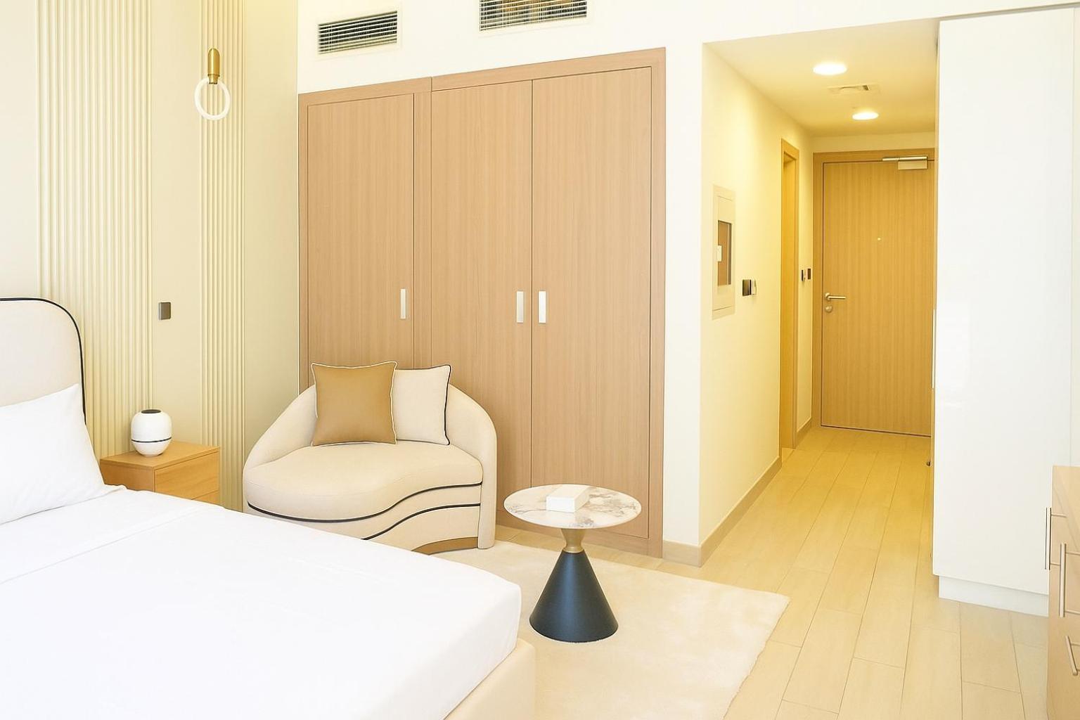 Spacious In Meydan Apartment *