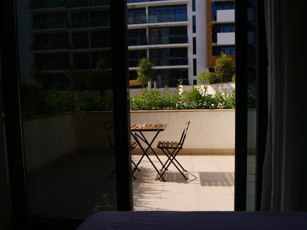 Spacious In Meydan Apartment