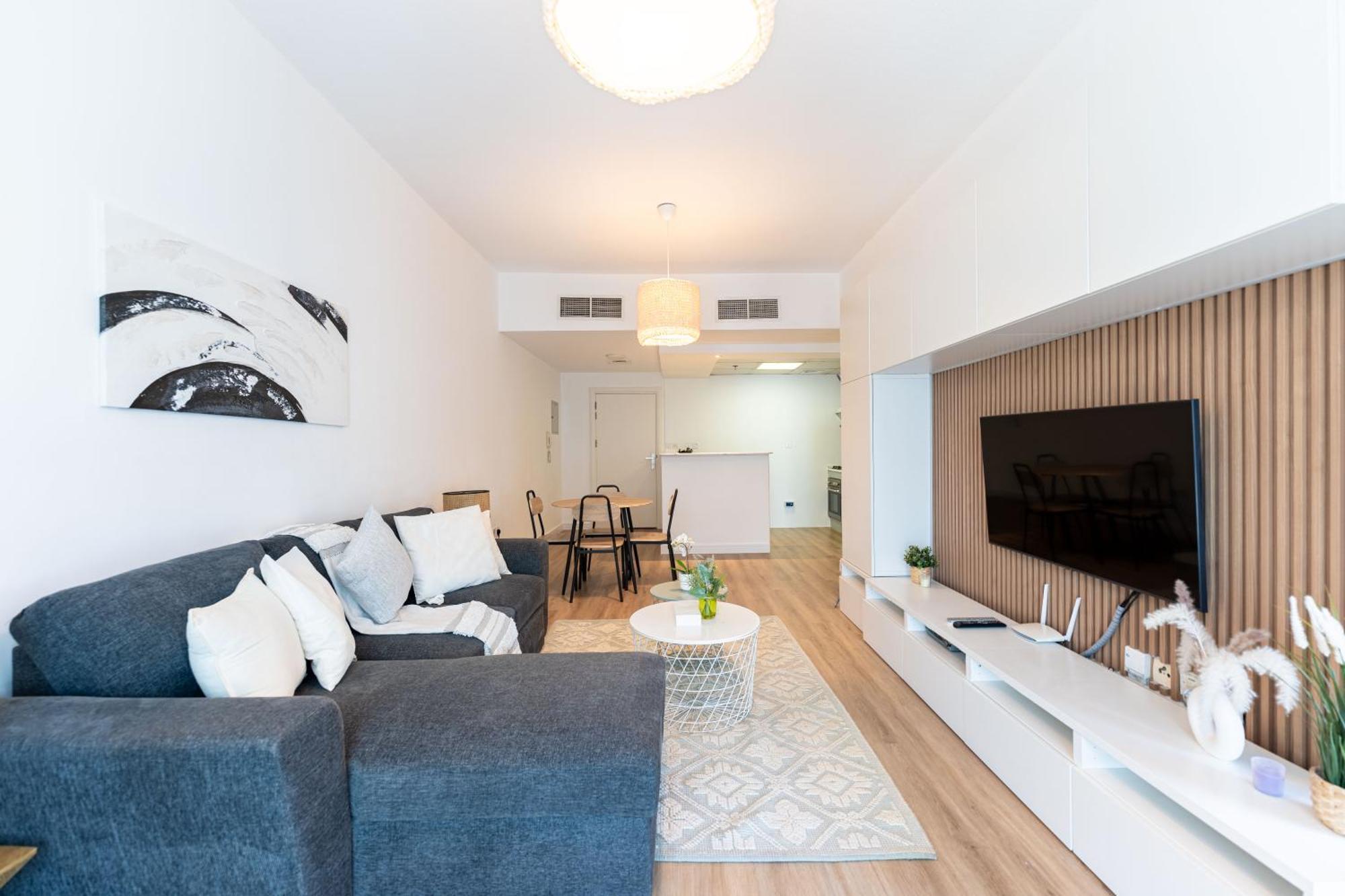 Appartement 1br In Marina With Private Terrace & Pool Dubaï