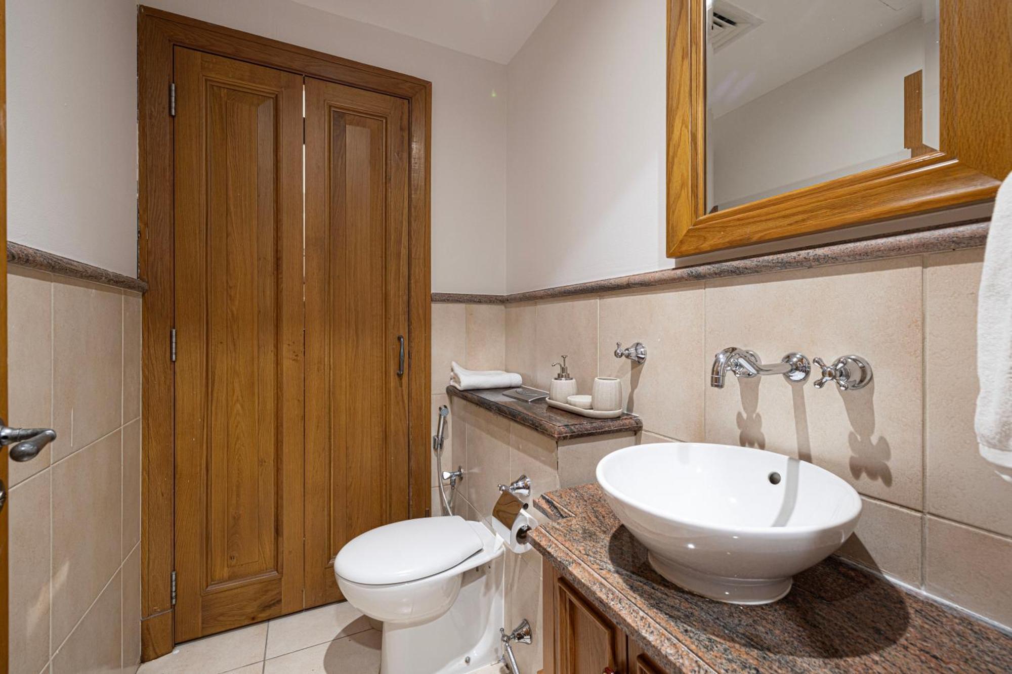 Luxury 2br In Downtown Burj Khalifa View Walk To Mall By Aya Boutique Apartment Dubai
