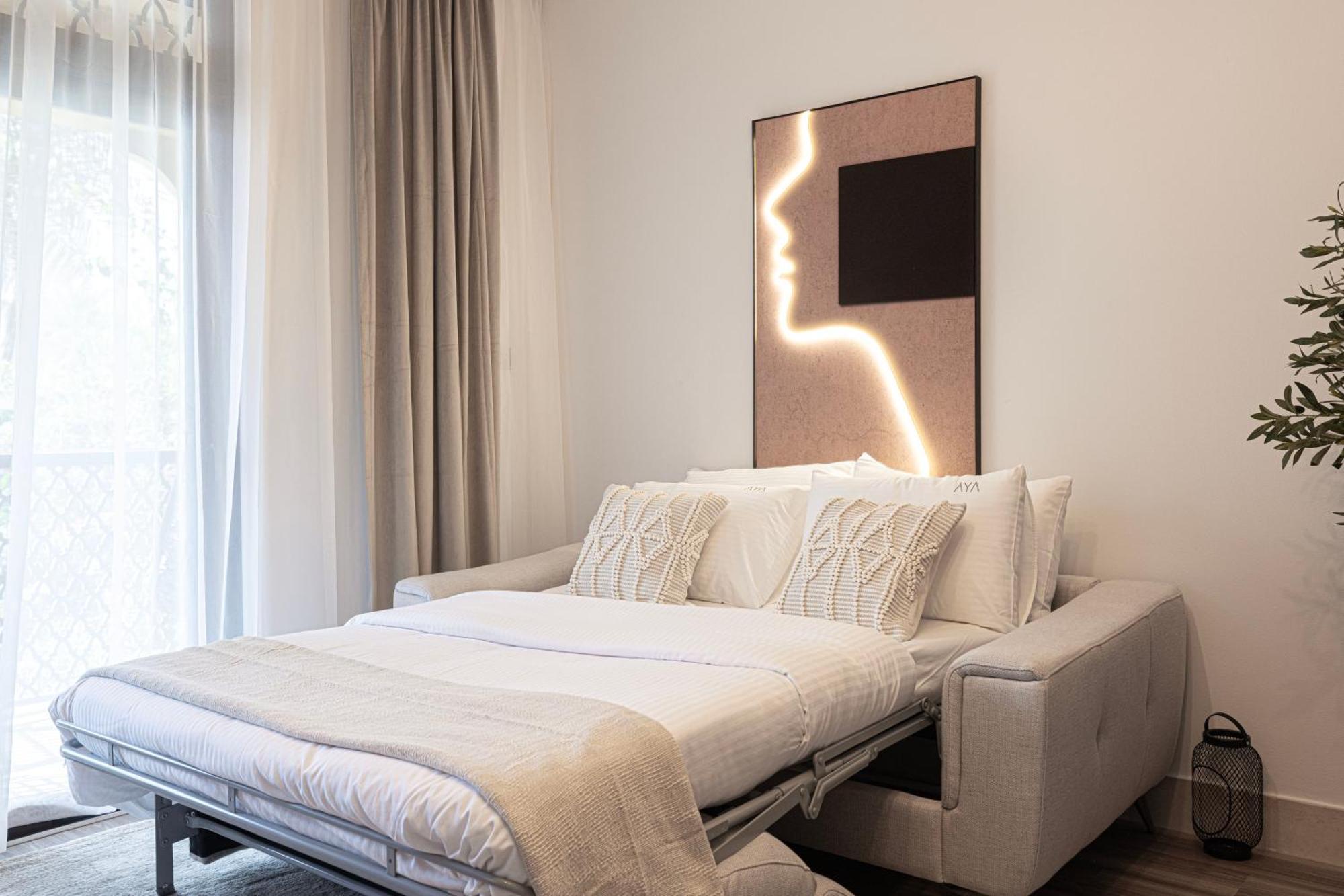 Luxury 2br In Downtown Burj Khalifa View Walk To Mall By Aya Boutique Apartment Dubai