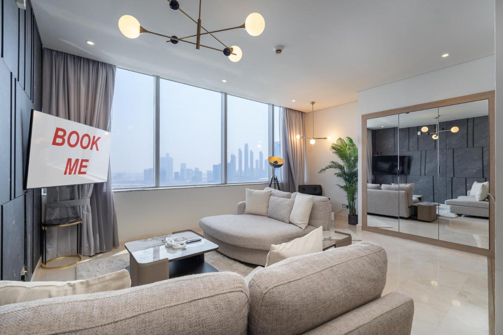 Stylish With Impressive Decor And Furniture At Sky Garden! * Dubaï