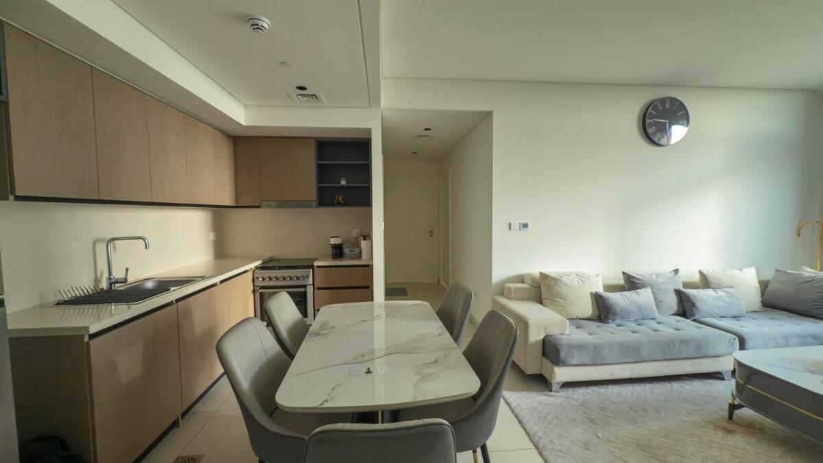 Apartment Tick - Burj Crown Luxury 2br W Balcony & Pool View Dubai